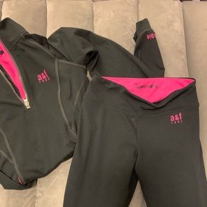 Abercrombie gray fitness set